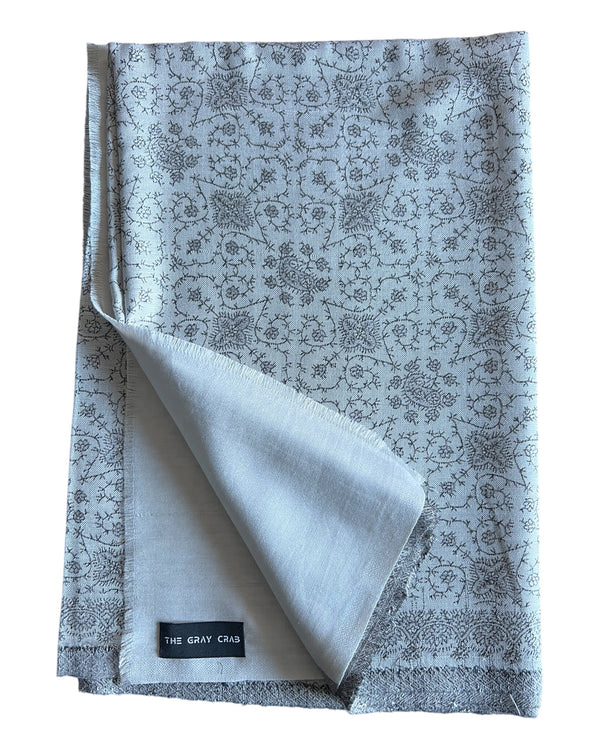 THE GRAY CRAB Regal Frost Scarf