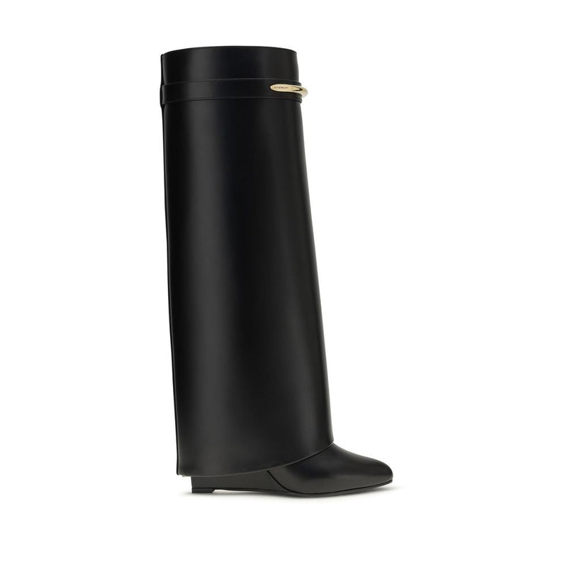 Black calf leather boots shown in profile for THE NOTICE by THE GRAY CRAB.
